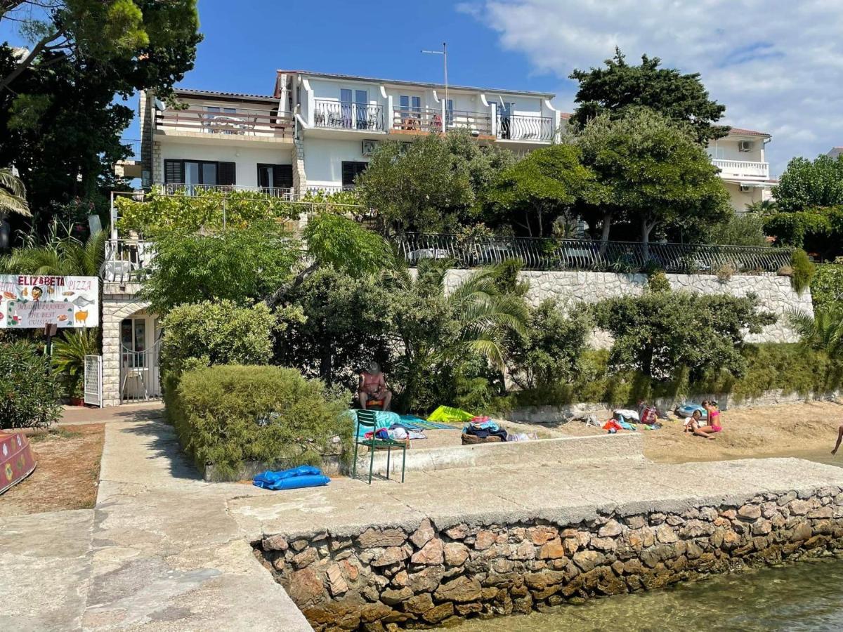 Apartments Vila Miranda On The Beach Barbat na Rabu Exteriér fotografie