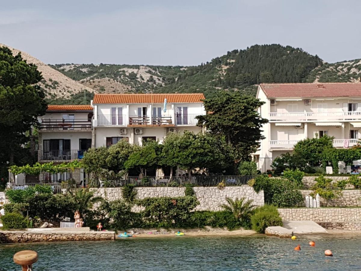 Apartments Vila Miranda On The Beach Barbat na Rabu Exteriér fotografie