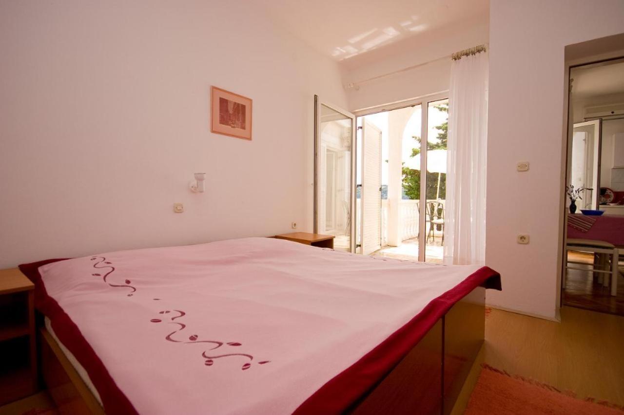 Apartments Vila Miranda On The Beach Barbat na Rabu Exteriér fotografie