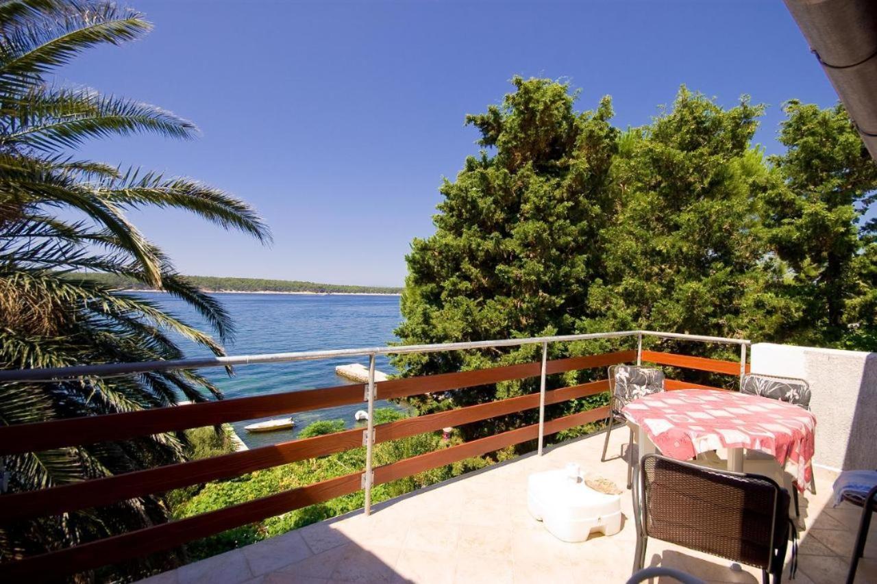 Apartments Vila Miranda On The Beach Barbat na Rabu Exteriér fotografie