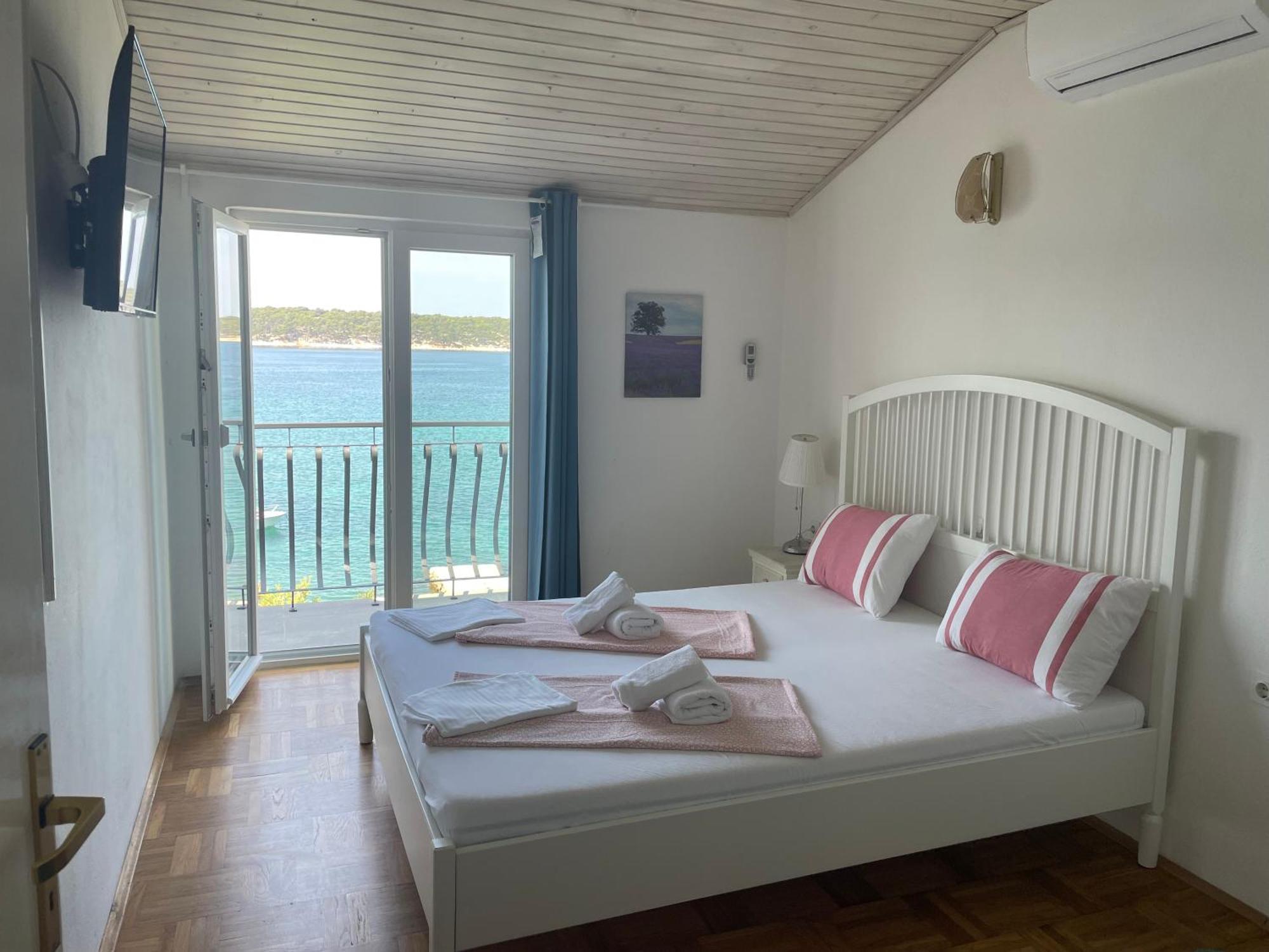 Apartments Vila Miranda On The Beach Barbat na Rabu Exteriér fotografie