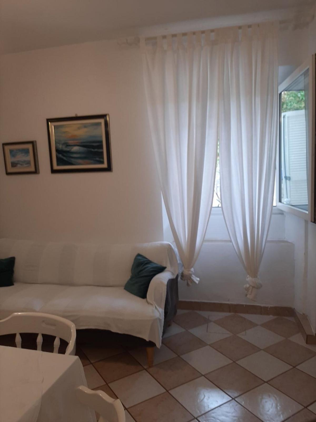 Apartments Vila Miranda On The Beach Barbat na Rabu Exteriér fotografie