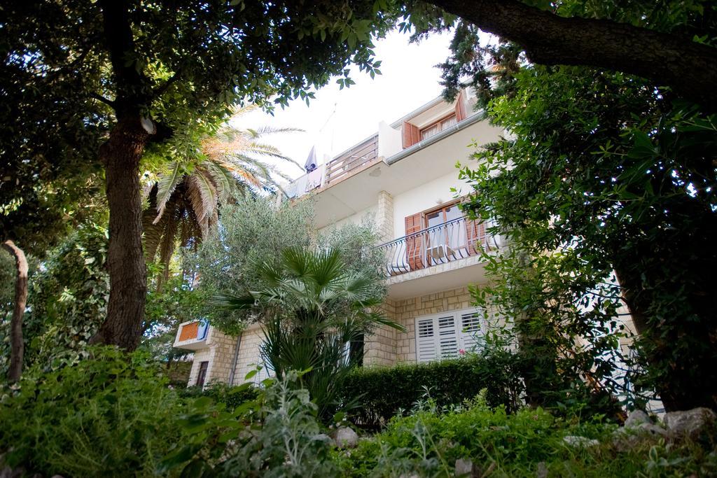 Apartments Vila Miranda On The Beach Barbat na Rabu Exteriér fotografie