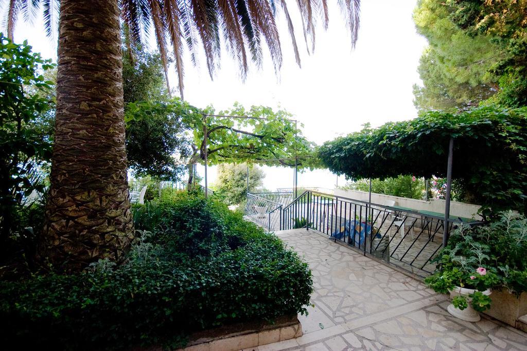 Apartments Vila Miranda On The Beach Barbat na Rabu Exteriér fotografie