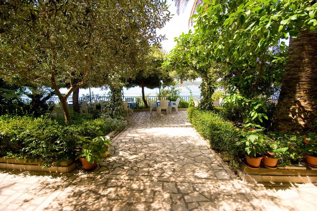 Apartments Vila Miranda On The Beach Barbat na Rabu Exteriér fotografie