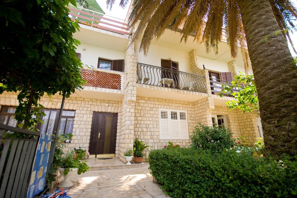 Apartments Vila Miranda On The Beach Barbat na Rabu Exteriér fotografie